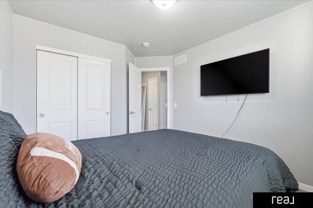 15014 S 19th Street, Bellevue, NE 68123