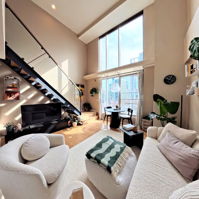 1 Earhart Street 704, Cambridge, MA 02141