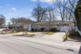 4 Jane Street, Selden, NY 11784