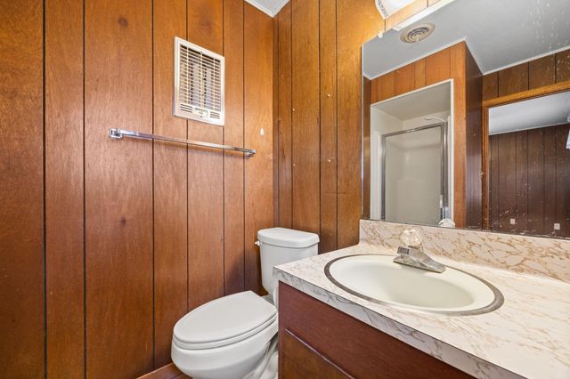 182 Lakeview 2 Road, El Campo, TX 77437