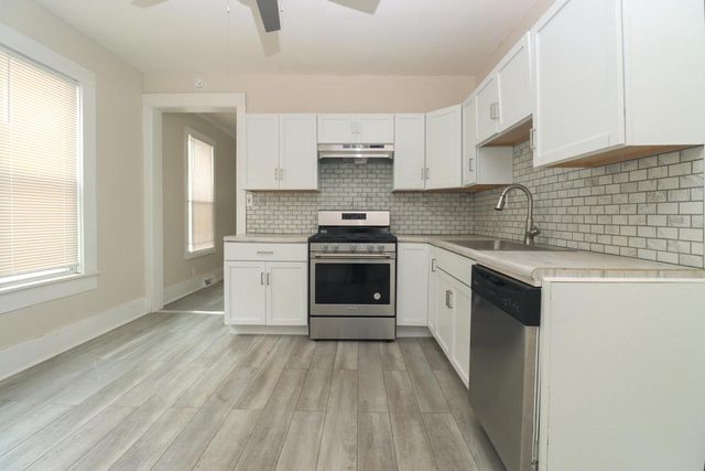 2820 N Palmer STREET, Milwaukee, WI 53212