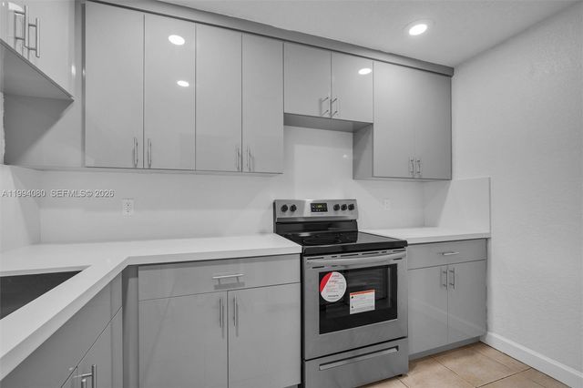 10015 NW 4th St 203, Pembroke Pines, FL 33024