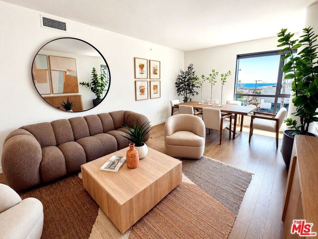 1755 Ocean Avenue 303, Santa Monica, CA 90401