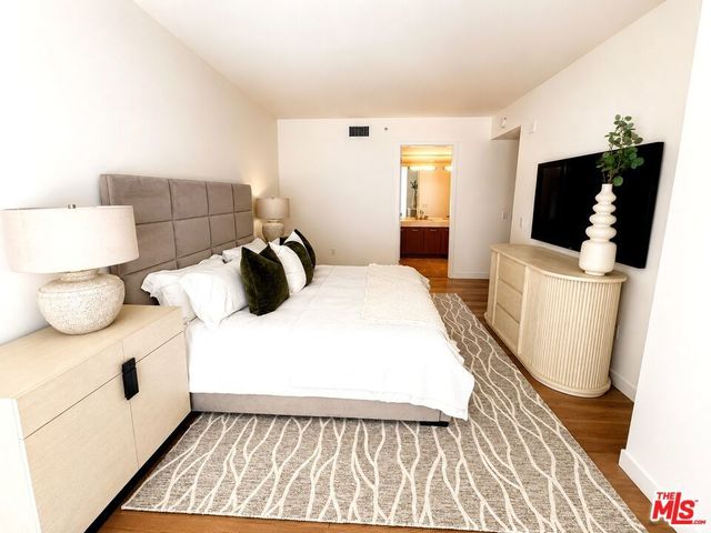 1755 Ocean Avenue 303, Santa Monica, CA 90401