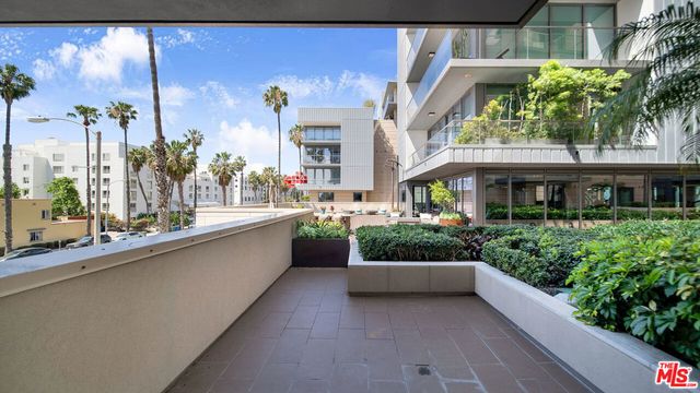 1755 Ocean Avenue 303, Santa Monica, CA 90401
