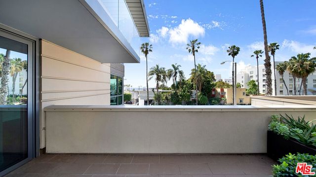 1755 Ocean Avenue 303, Santa Monica, CA 90401