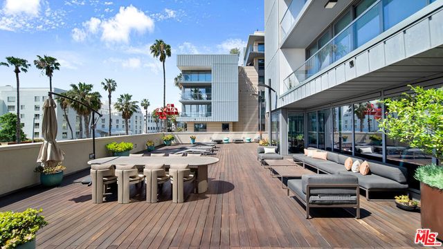 1755 Ocean Avenue 303, Santa Monica, CA 90401