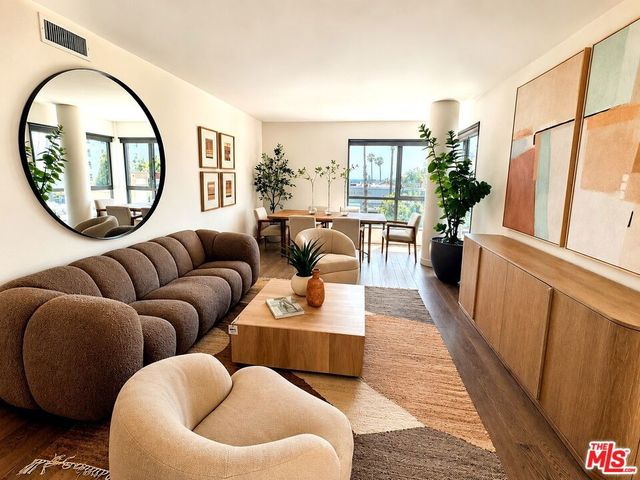 1755 Ocean Avenue 303, Santa Monica, CA 90401