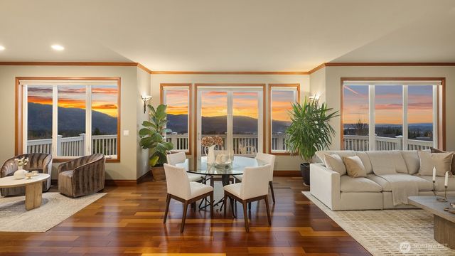 2449 NE Davis Loop, Issaquah, WA 98029