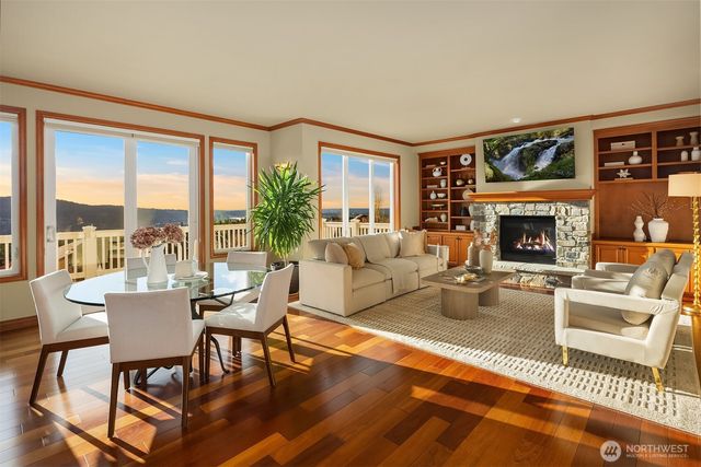 2449 NE Davis Loop, Issaquah, WA 98029