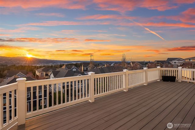 2449 NE Davis Loop, Issaquah, WA 98029