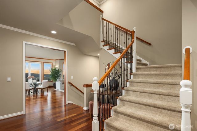 2449 NE Davis Loop, Issaquah, WA 98029