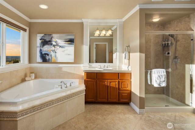 2449 NE Davis Loop, Issaquah, WA 98029