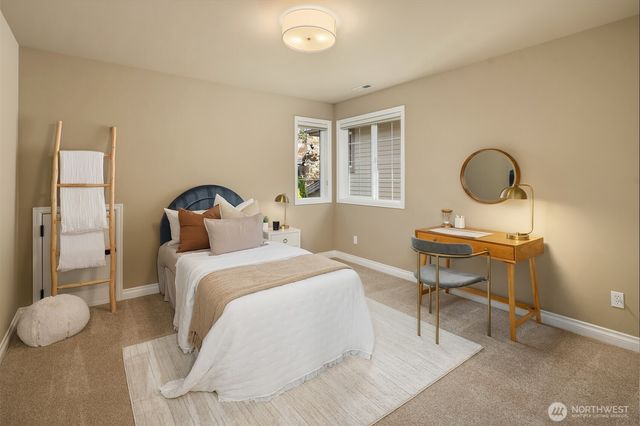 2449 NE Davis Loop, Issaquah, WA 98029