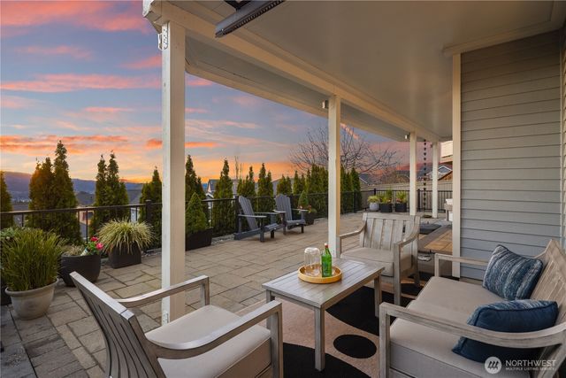 2449 NE Davis Loop, Issaquah, WA 98029