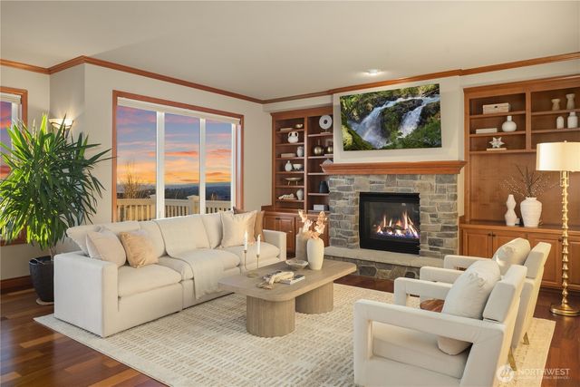 2449 NE Davis Loop, Issaquah, WA 98029