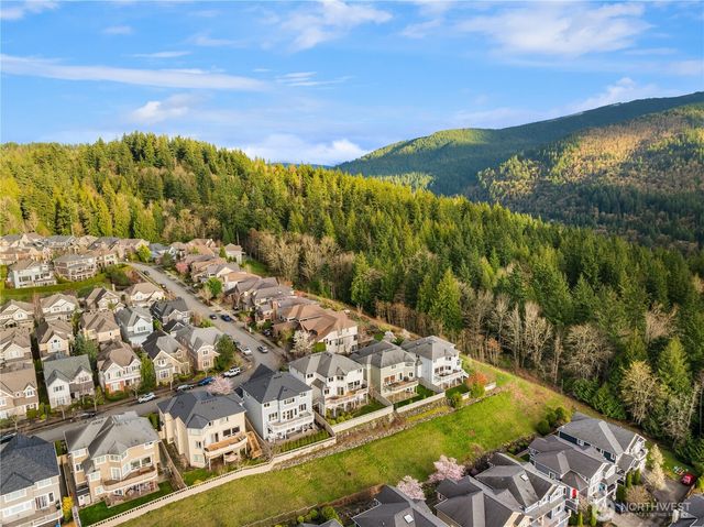 2449 NE Davis Loop, Issaquah, WA 98029