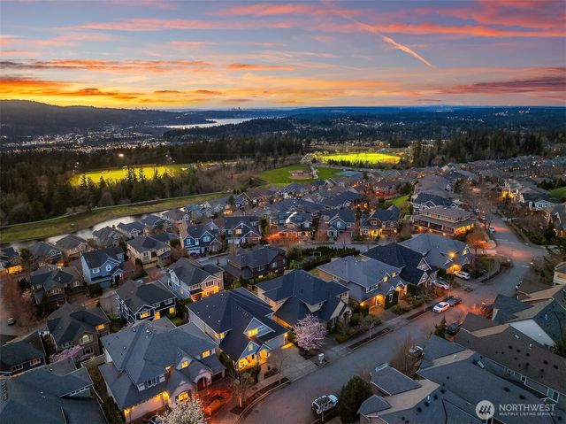 2449 NE Davis Loop, Issaquah, WA 98029