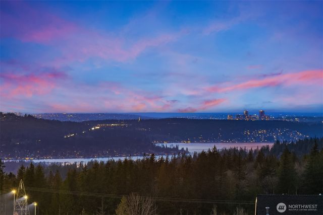 2449 NE Davis Loop, Issaquah, WA 98029