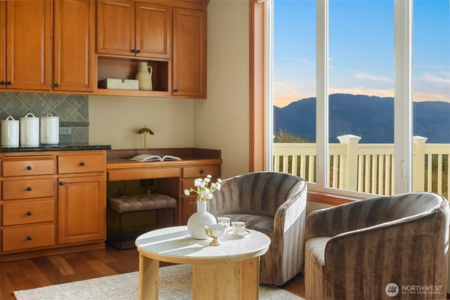 2449 NE Davis Loop, Issaquah, WA 98029