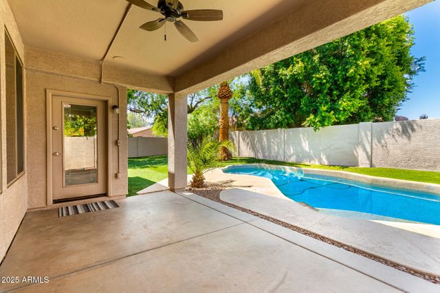 6804 W Lone Cactus Drive, Glendale, AZ 85308