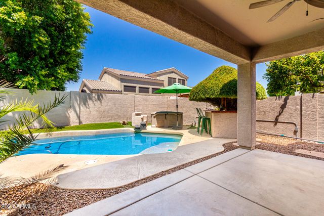 6804 W Lone Cactus Drive, Glendale, AZ 85308