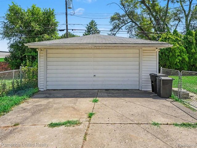 11070 Hillcrest Street, Livonia, MI 48150