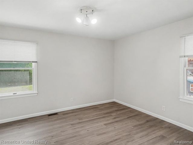 11070 Hillcrest Street, Livonia, MI 48150