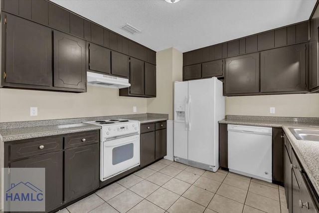 121 Deerwood Court, Hinesville, GA 31313