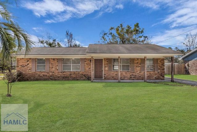 121 Deerwood Court, Hinesville, GA 31313