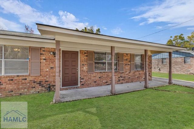 121 Deerwood Court, Hinesville, GA 31313