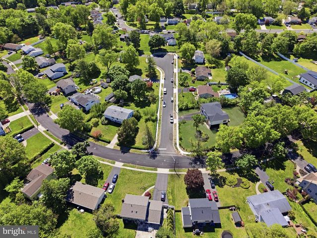 3 TYNE S, Kendall Park, NJ 08824