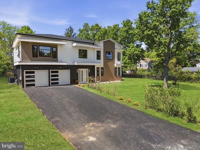 3 TYNE S, Kendall Park, NJ 08824