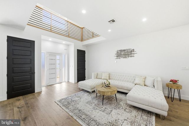 3 TYNE S, Kendall Park, NJ 08824
