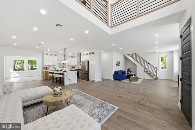 3 TYNE S, Kendall Park, NJ 08824