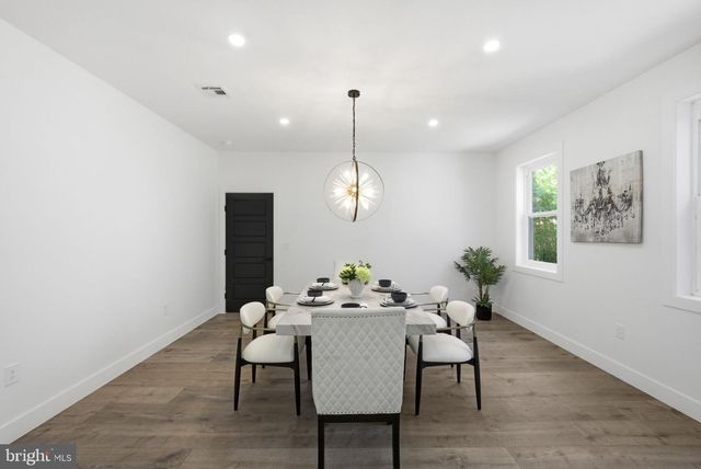 3 TYNE S, Kendall Park, NJ 08824