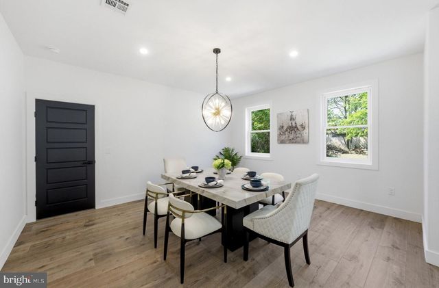 3 TYNE S, Kendall Park, NJ 08824