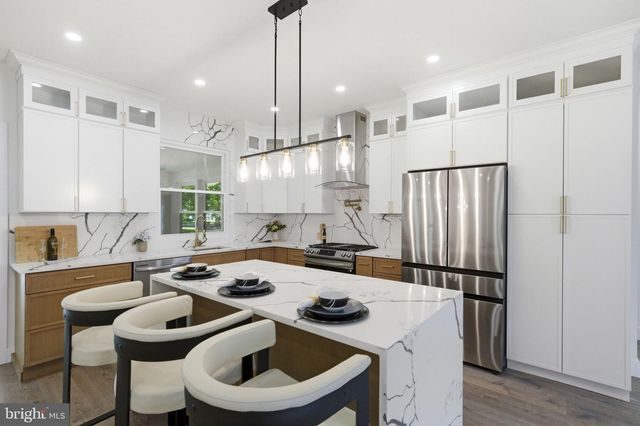 3 TYNE S, Kendall Park, NJ 08824