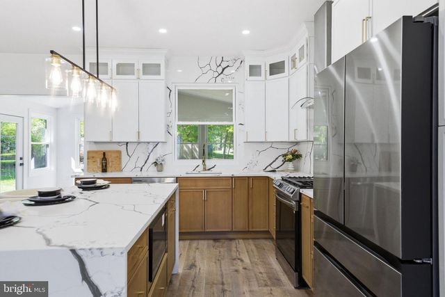 3 TYNE S, Kendall Park, NJ 08824