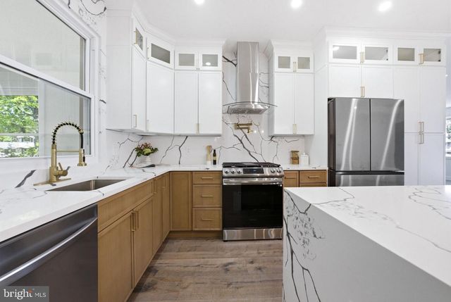 3 TYNE S, Kendall Park, NJ 08824