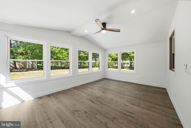 3 TYNE S, Kendall Park, NJ 08824