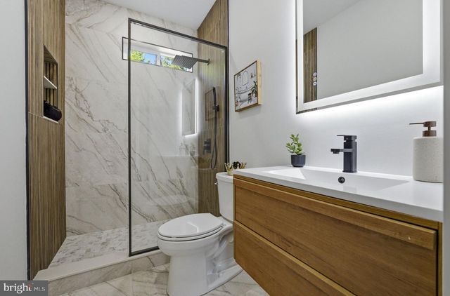 3 TYNE S, Kendall Park, NJ 08824