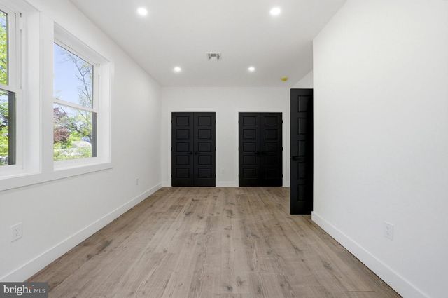 3 TYNE S, Kendall Park, NJ 08824