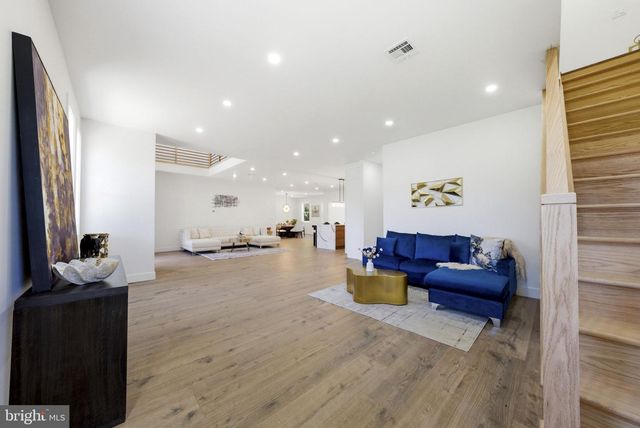 3 TYNE S, Kendall Park, NJ 08824