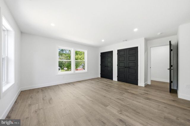 3 TYNE S, Kendall Park, NJ 08824