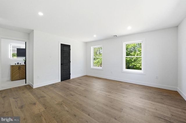 3 TYNE S, Kendall Park, NJ 08824