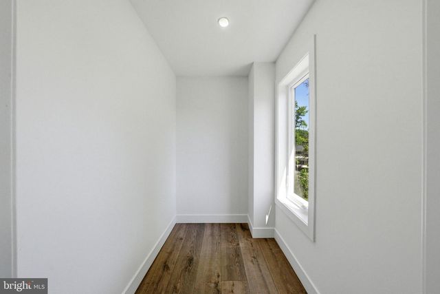 3 TYNE S, Kendall Park, NJ 08824