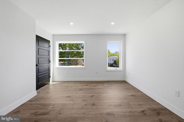 3 TYNE S, Kendall Park, NJ 08824