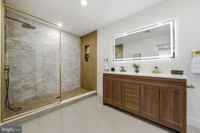 3 TYNE S, Kendall Park, NJ 08824