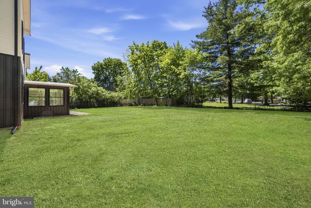 3 TYNE S, Kendall Park, NJ 08824